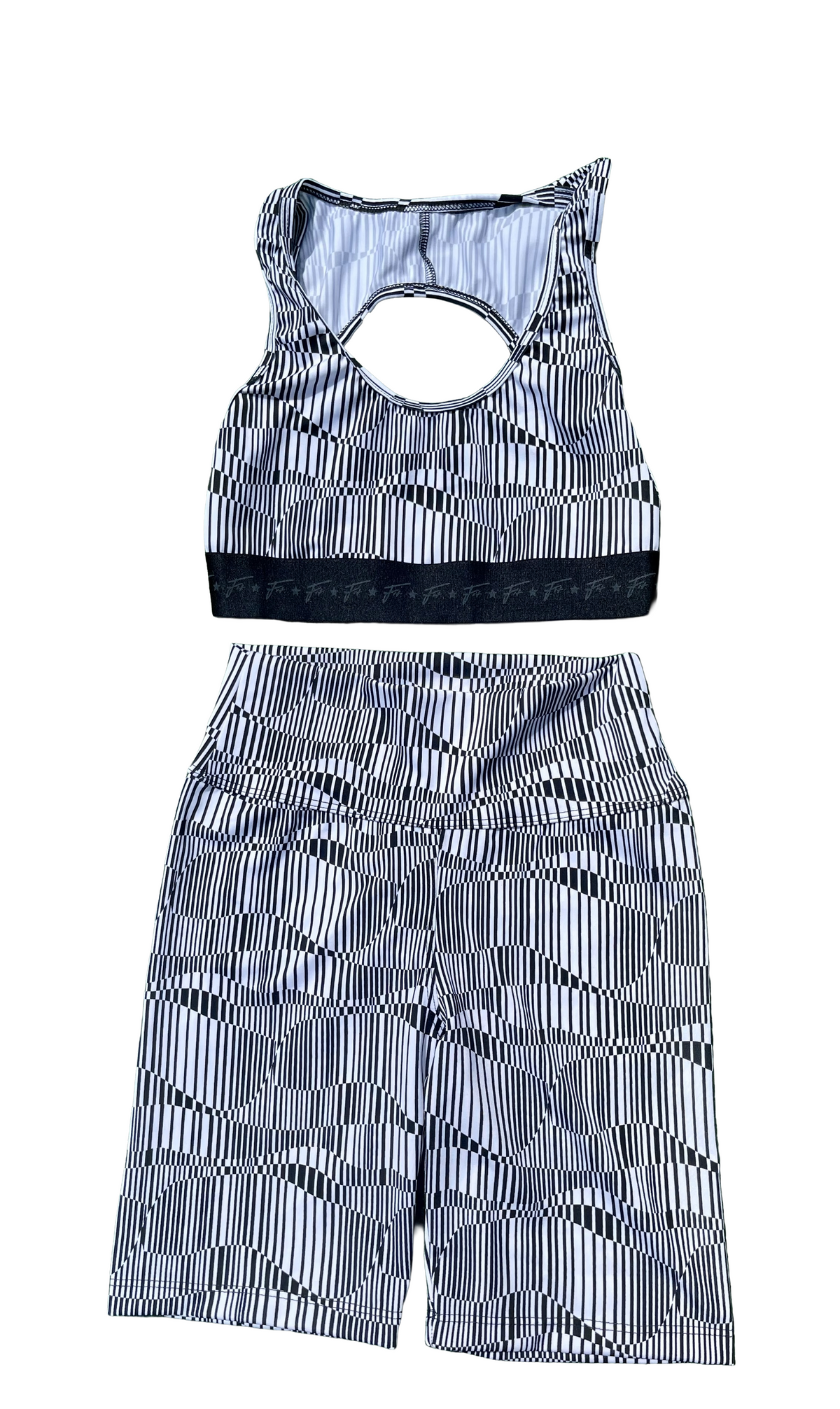 Samuga Style Women's Black & White Optical Illusion Sports Bra & Biker Shorts Set