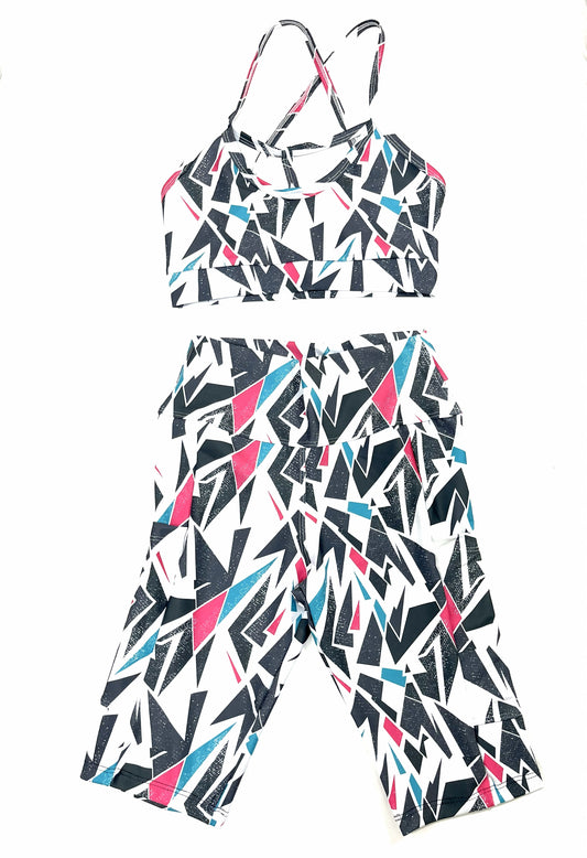 Samuga Style Women's White Geometric Graphic Sports Bra & Biker Shorts Set